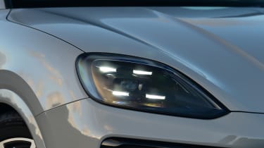 Porsche Cayenne vs BMW X5 - Porsche Cayenne front headlight 