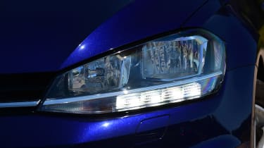 Volkswagen Golf - headlight