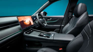 Chery Tiggo 9 - front seats