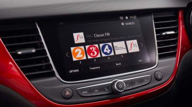 Vauxhall Crossland - touchscreen