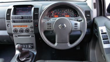 Nissan Pathfinder 2.5 dCi T-Spec Dash
