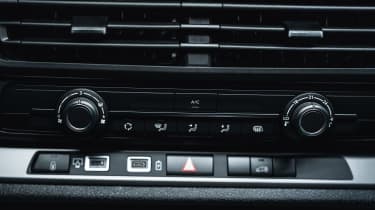 Vauxhall Vivaro Electric Pro - interior detail