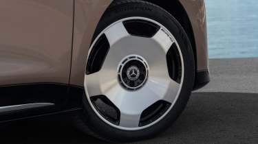 Mercedes VLE - wheel