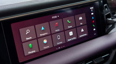 Porsche Macan Electric 4 - infotainment screen