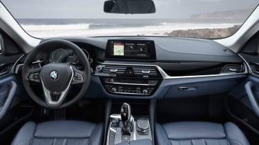 BMW 530e 2017 cabin
