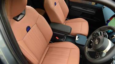 MINI Countryman - front seats