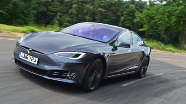 Tesla Model S 2016 facelift front tracking