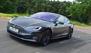 Tesla Model S 2016 facelift front tracking