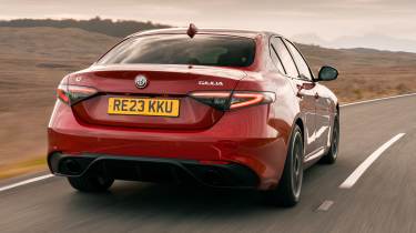 Alfa Romeo Giulia Veloce - rear tracking