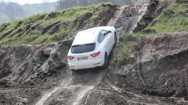 Maserati Levante SUV - off road 3