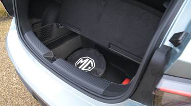 MG4 Urban - charging cable storage