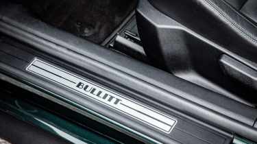 Ford Mustang Bullitt - footwell