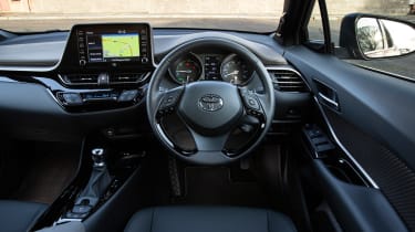 Toyota C-HR - dash