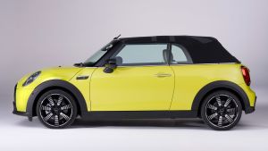 MINI Convertible facelift - side hood up