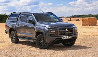 Mitsubishi L200 - front static