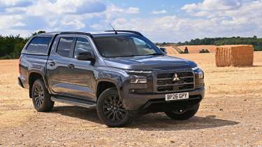 Mitsubishi L200 - front static