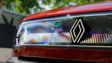Renault 4 Plein Sud - Renault badge