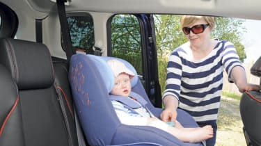 Mazda 5: First report child seat
