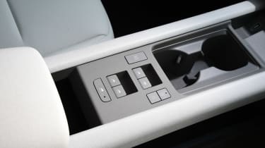 Hyundai Ioniq 6 - centre console