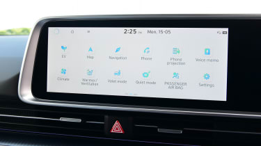 Hyundai Ioniq 6 - infotainment system