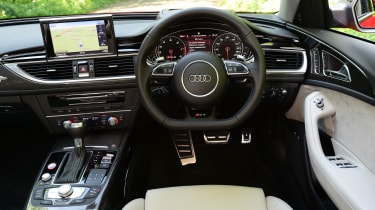 Audi RS6 Avant Performance 2016 - interior
