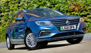 MG 52021 -
