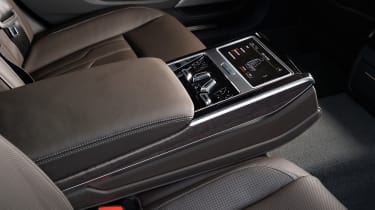 Audi A8 - screen
