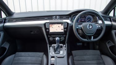 Volkswagen Passat GTE 2016 - interior 2