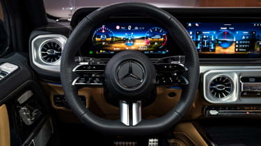 Mercedes G 500 - dash