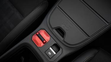 Jeep Avenger 2026 facelift cabin
