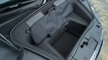 Audi R8 Spyder V10 plus - frunk