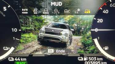 Mitsubishi Outlander PHEV - dials