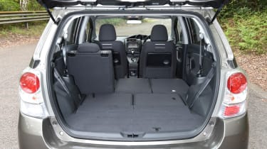 Toyota Verso 2016 - boot seats down 2