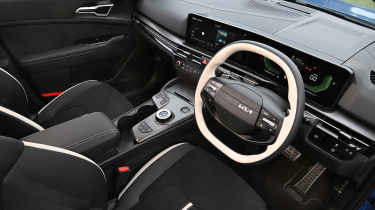 Kia Sportage UK - dash