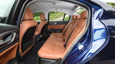 Alfa Romeo Giulia - back seats