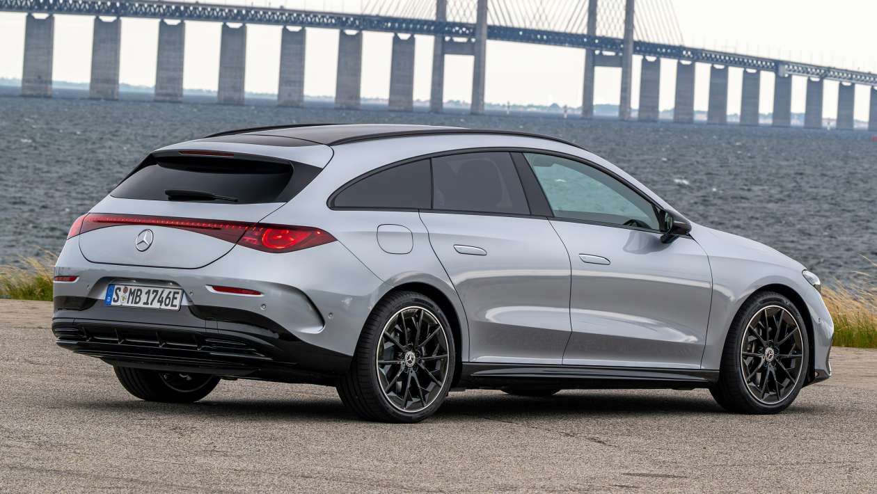 Мерседес CLA стреляющий тормоз - задняя статика