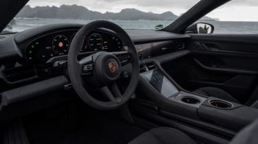 Porsche Taycan GTS Sport Turismo - dash