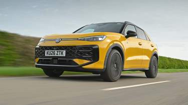 Volkswagen T-Roc - front tracking