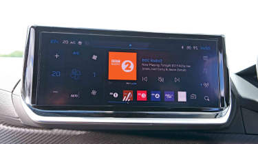 Peugeot E-208 - DAB radio screen