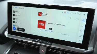 Toyota C-HR - infotainment, radio