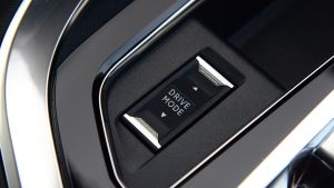 New Peugeot 3008 facelift 2020 switch