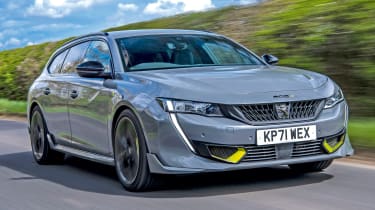 Peugeot 508 SW Sport Engineered vs BMW 330e xDrive Touring - 508 front tracking