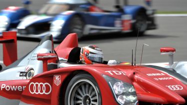 Audi R15 TDI Peugeot 908 HDI FAP