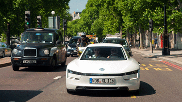 Volkswagen XL1 front view