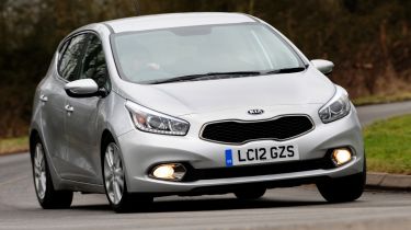 Kia Cee’d 1.6 CRDi 2 front cornering