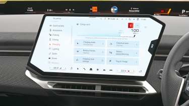 BMW iX3 - infotainment