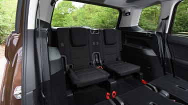 Toyota Verso 2016 - rearmost seats