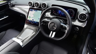 2022 Mercedes C 300 e - interior
