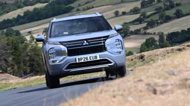 Mitsubishi Outlander - front cornering