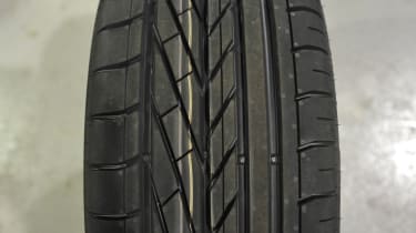 Goodyear Excellence (SUV)